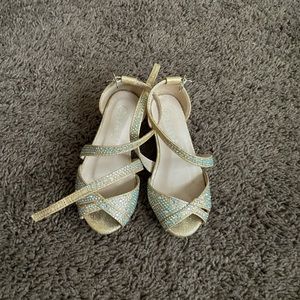 Little girl size 9 gold heels